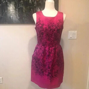 Taylor Floral Magenta Sleeveless Midi Dress with Sateen Shimmer Fabric- Size 6